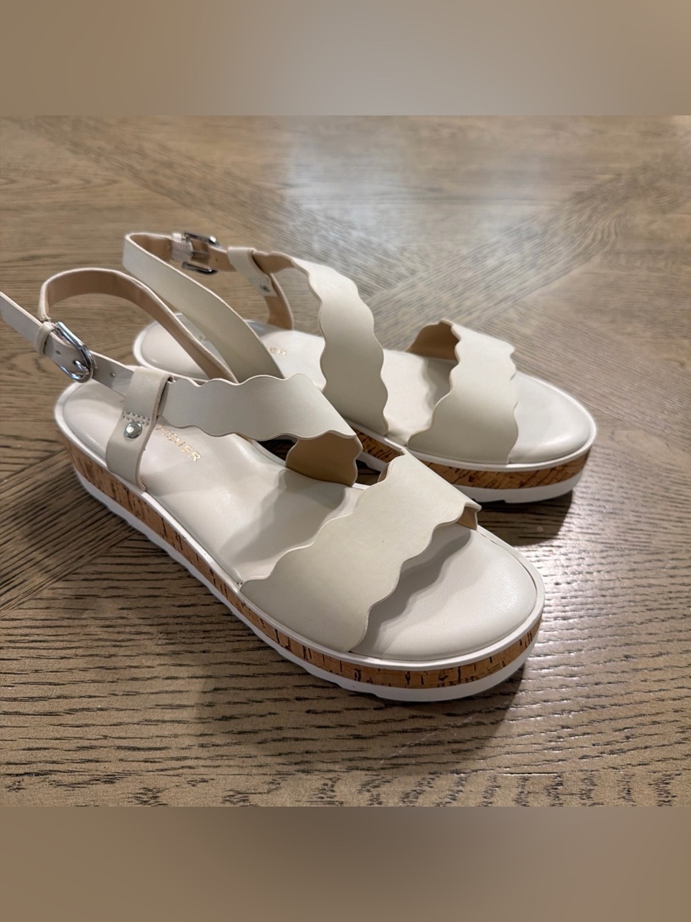 Brand New! Marc Fisher Gabrey Metallic Silver Gladiator Sandals size 5.5
